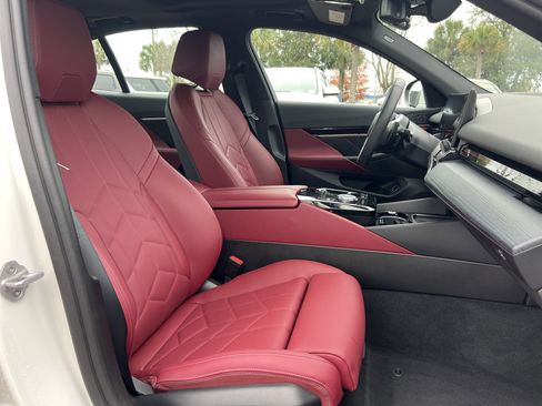 Used 2025 BMW 530i image 33