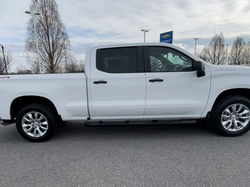 New 2025 Chevrolet Silverado 1500 Custom image 9