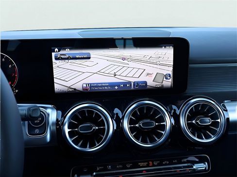 Certified 2025 Mercedes-Benz GLB 250 4MATIC image 22