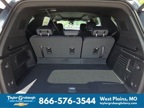 New 2026 Chevrolet Traverse LT w/ Sun and Wheel Package FWD image 34