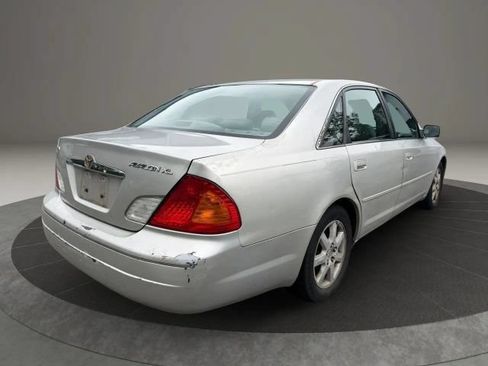 Used 2000 Toyota Avalon XL FWD image 5