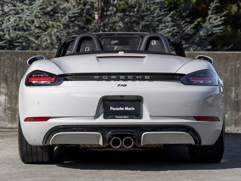 Certified 2025 Porsche 718 Boxster S RWD image 10