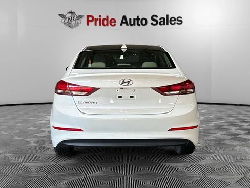 Used 2017 Hyundai Elantra SE FWD image 6