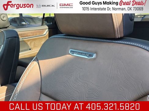 New 2026 GMC Acadia Denali Ultimate w/ LPO, All-Weather Package AWD/4WD image 17