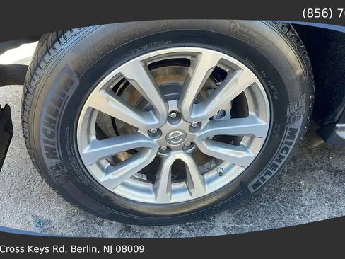 Used 2015 Nissan Pathfinder SL w/ SL Premium Package image 5