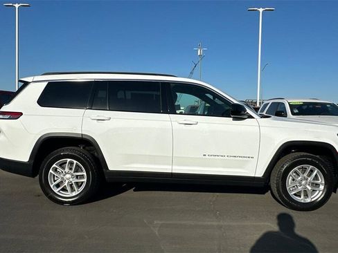 New 2025 Jeep Grand Cherokee L Laredo w/ Luxury Tech Group I image 3