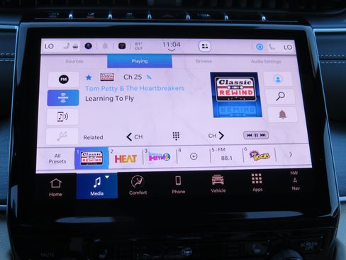 New 2025 Jeep Grand Cherokee Limited w/ Trailer Tow Package image 29