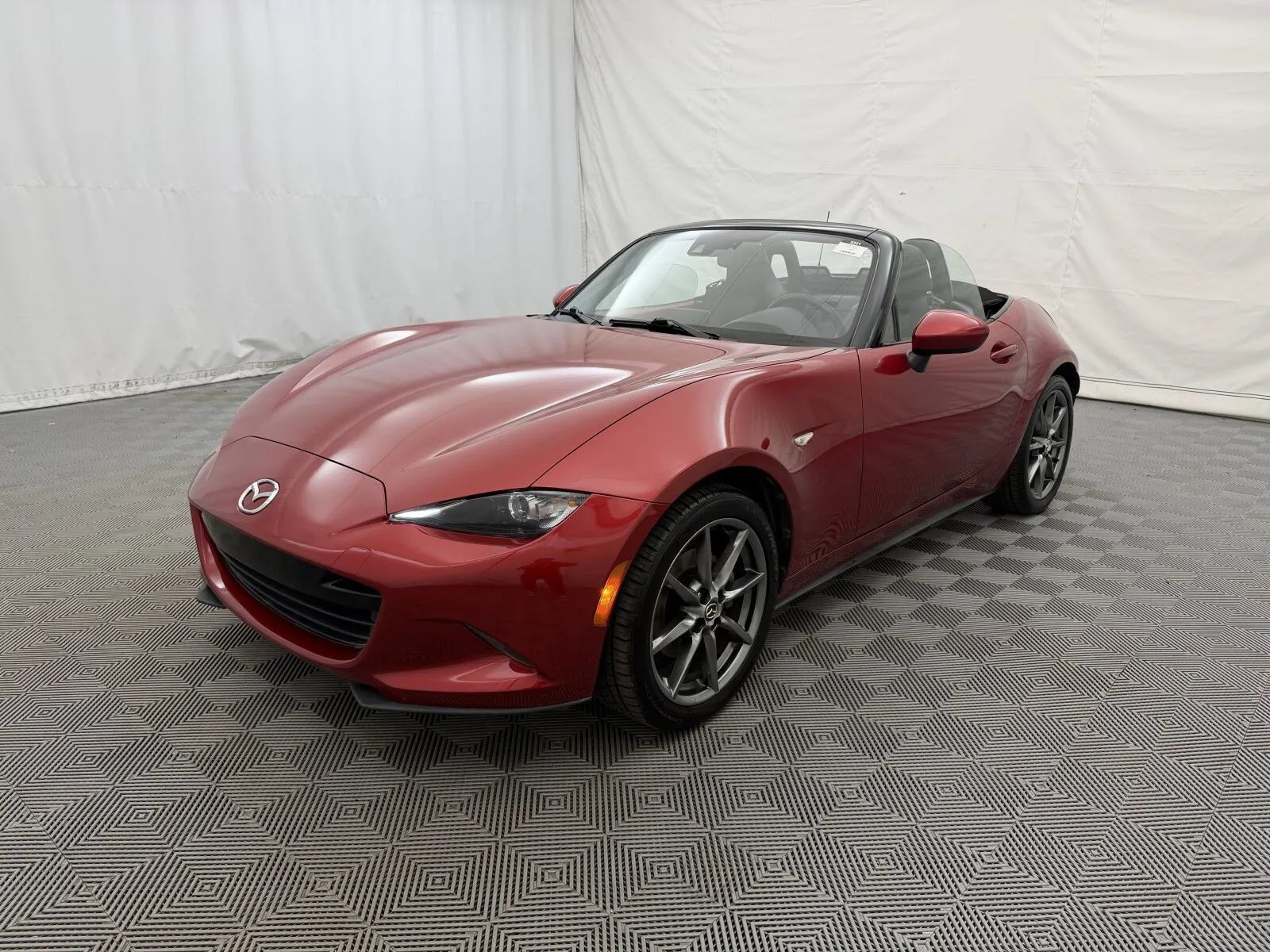 Used 2016 MAZDA MX-5 Miata Grand Touring RWD image 2