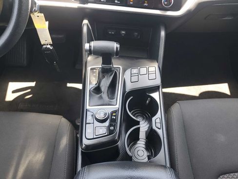Used 2023 Kia Sportage LX AWD/4WD image 19