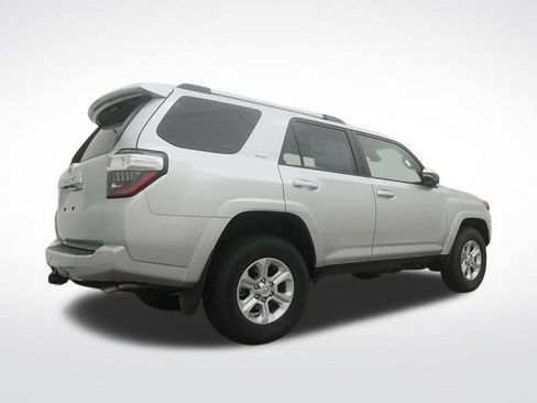 Used 2022 Toyota 4Runner SR5 Premium w/ Moonroof Package AWD/4WD image 29
