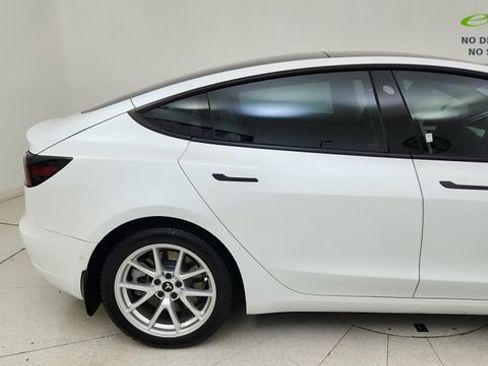 Used 2022 Tesla Model 3 Long Range AWD/4WD image 7