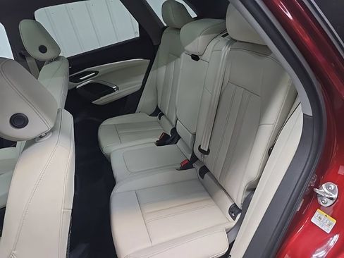 Used 2025 Audi Q5 Premium AWD/4WD image 33