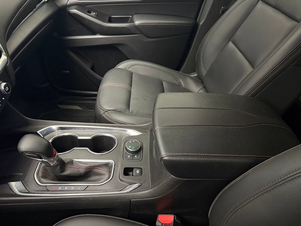 Used 2023 Chevrolet Traverse RS w/ LPO, Floor Liner Package AWD/4WD image 18