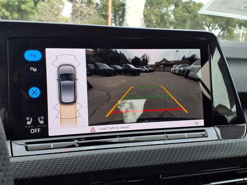 Certified 2024 Volkswagen Golf R image 11