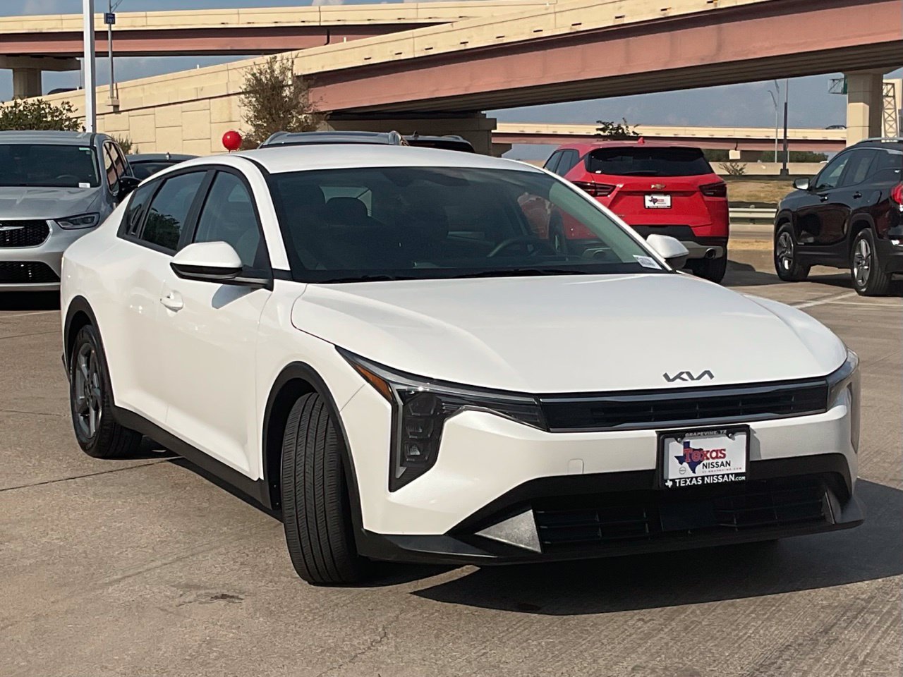 Used 2025 Kia K4 FWD image 3