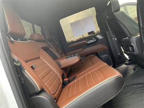 Used 2024 GMC Sierra 2500 Denali Ultimate image 12