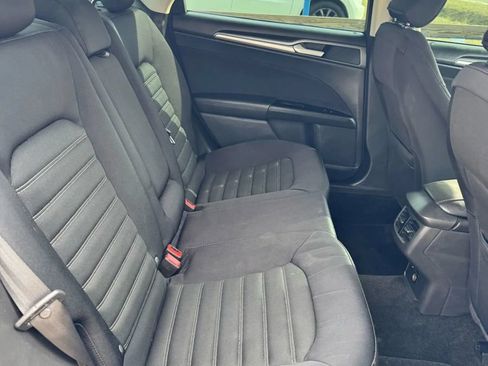 Used 2015 Ford Fusion SE FWD image 16