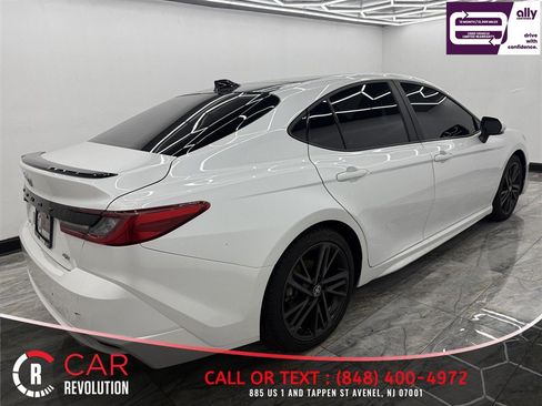 Used 2025 Toyota Camry XSE FWD image 5