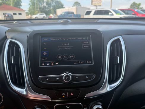 Used 2022 Chevrolet Equinox LT FWD image 36