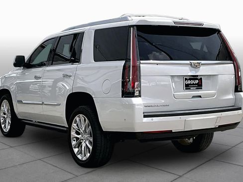 Used 2020 Cadillac Escalade Premium Luxury RWD image 12