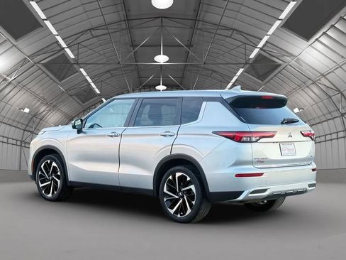Used 2022 Mitsubishi Outlander SE FWD image 5