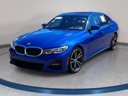 Used 2022 BMW 330i Sedan w/ M Sport Package RWD image 1
