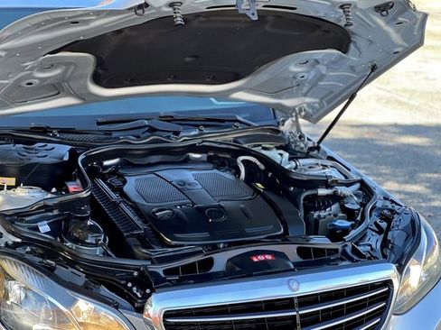 Used 2016 Mercedes-Benz E 350 4MATIC Sedan image 45