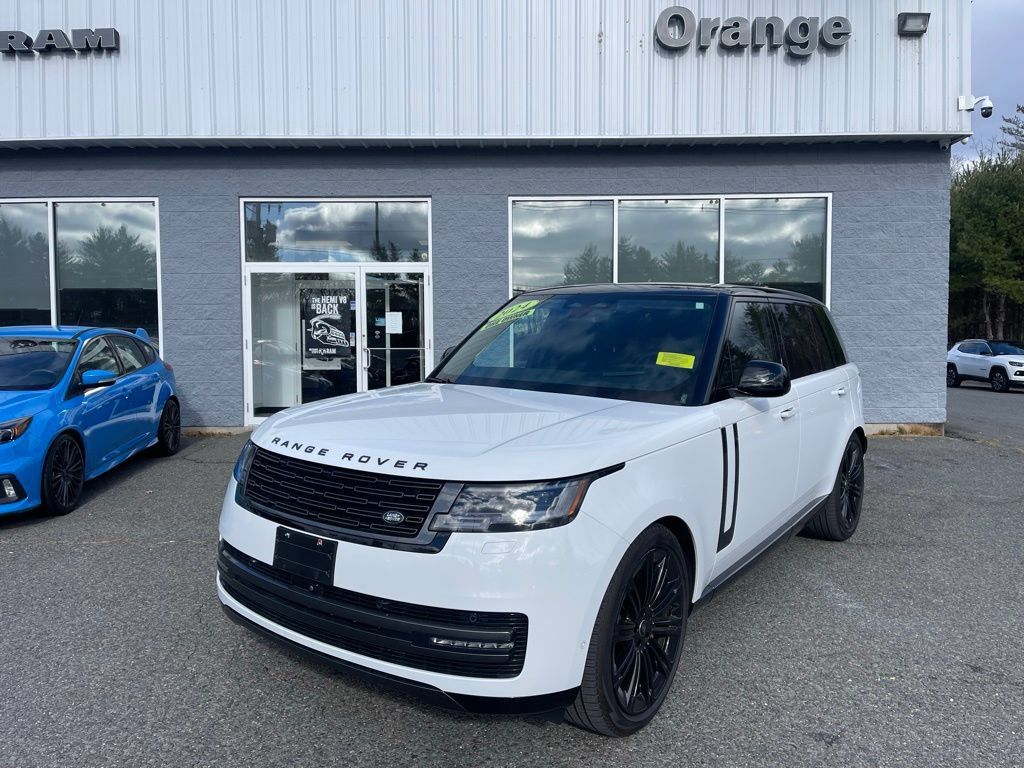 Used 2024 Land Rover Range Rover Long Wheelbase SE AWD/4WD image 2