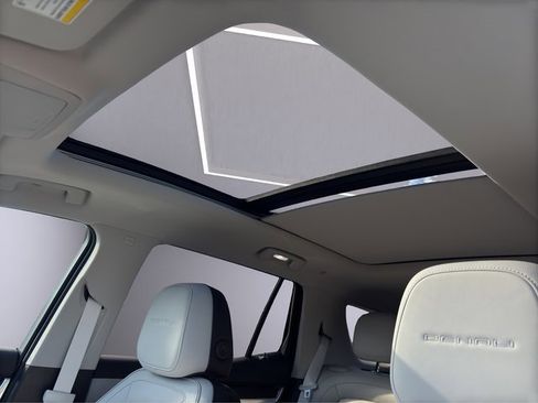 New 2026 GMC Terrain Denali w/ LPO, Floor Liner Package image 23