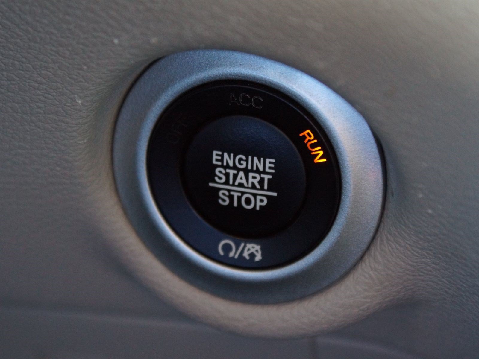 Used 2023 Chrysler Voyager LX FWD image 7