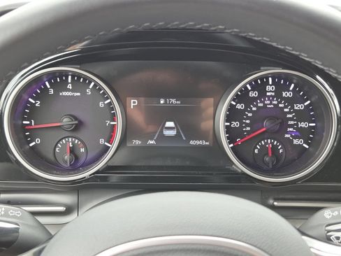 Used 2022 Kia Carnival SX FWD image 35