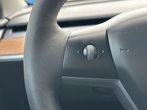 Used 2024 Tesla Model Y Long Range image 26