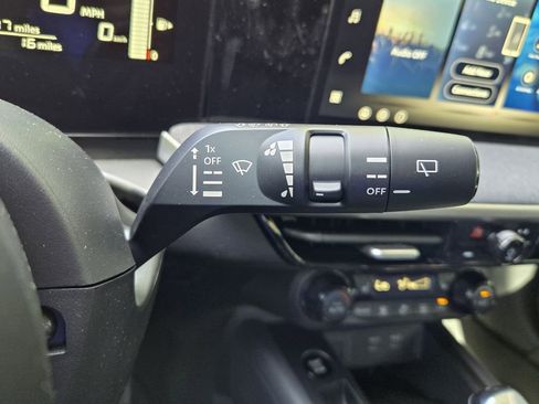 New 2026 Nissan Kicks SV w/ Charging Package FWD image 19