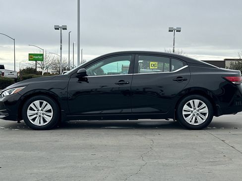 Used 2023 Nissan Sentra S image 3