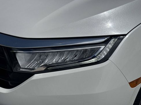 Used 2023 Honda Odyssey Touring image 9