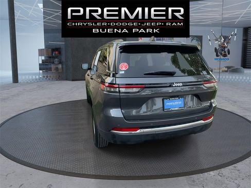 Certified 2024 Jeep Grand Cherokee Laredo image 6