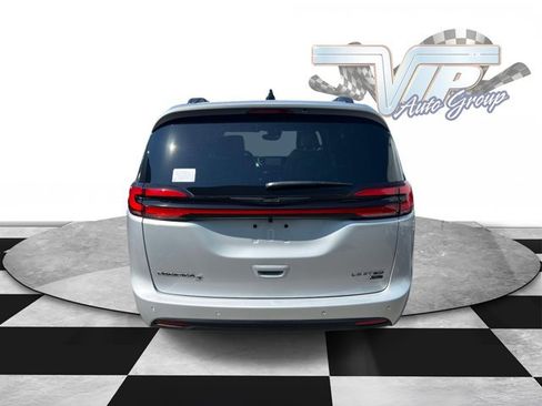Used 2026 Chrysler Pacifica Limited w/ S Appearance Package AWD/4WD image 3