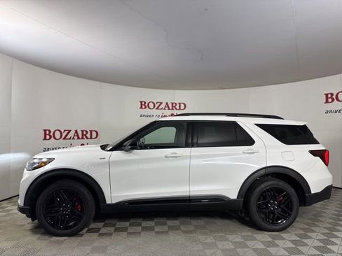 New 2026 Ford Explorer ST-Line w/ ST-Line Street Pack image 4
