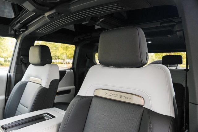 Used 2025 GMC Hummer EV 3X AWD/4WD image 44
