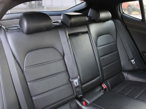 Used 2018 Kia Stinger GT2 RWD image 27