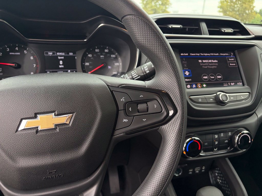 Used 2023 Chevrolet TrailBlazer LT FWD image 17