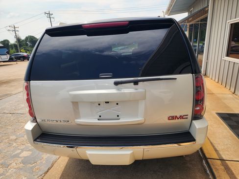 Used 2013 GMC Yukon XL Denali AWD/4WD image 5