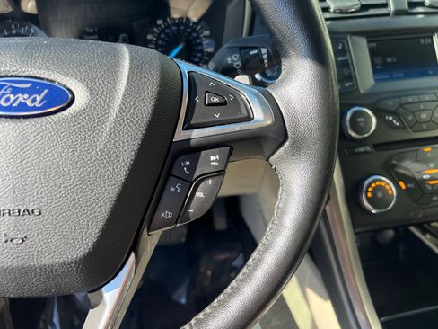 Used 2017 Ford Fusion SE AWD/4WD image 17