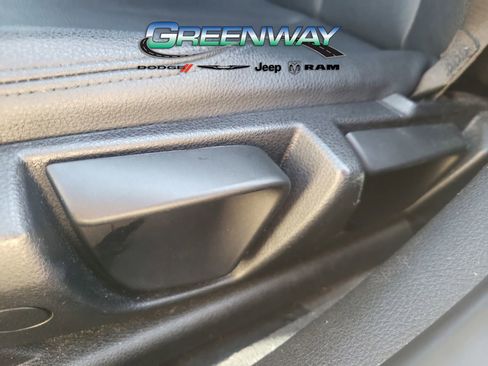 Used 2016 BMW 320i Sedan image 17