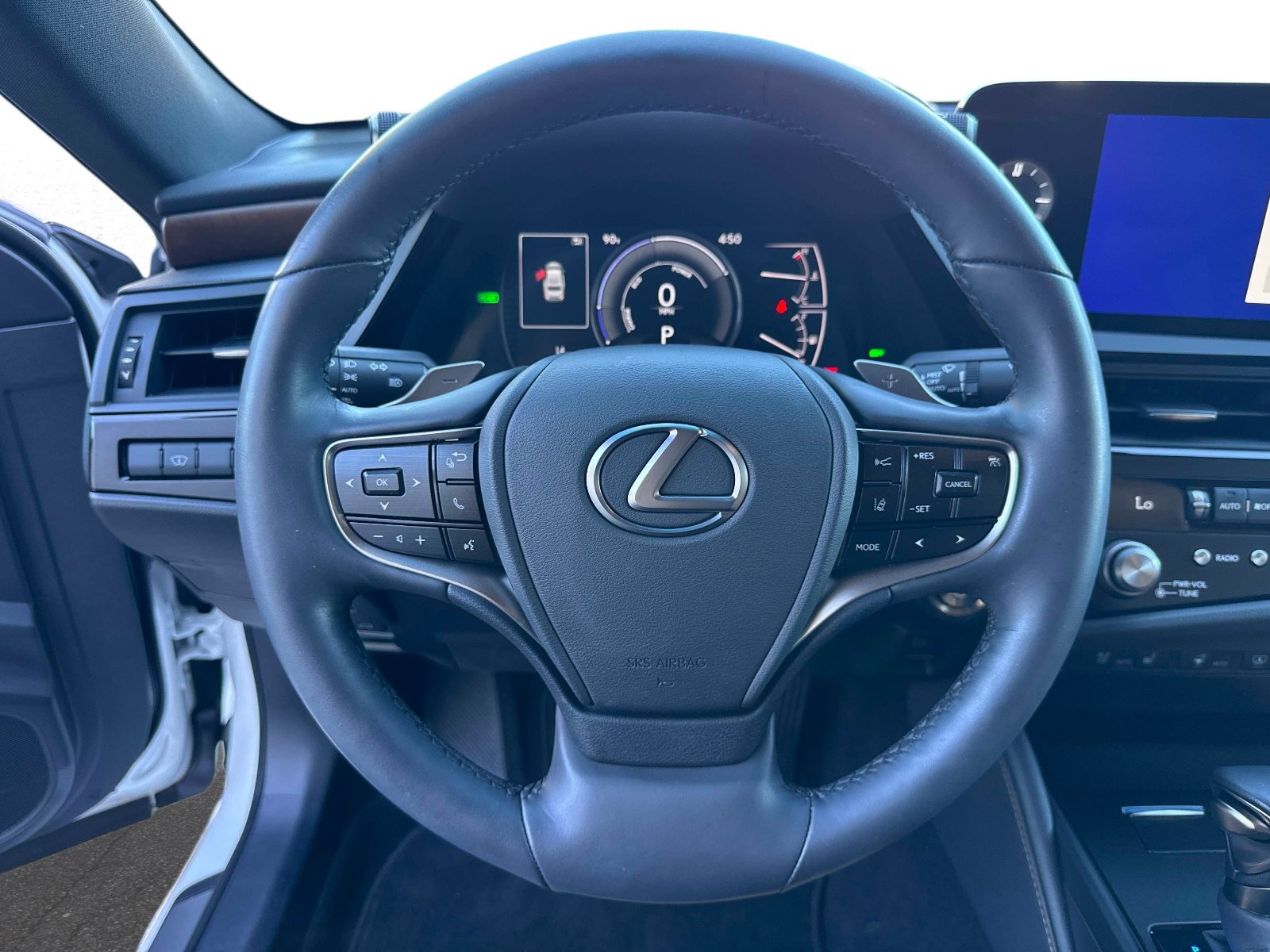 Used 2024 Lexus ES 300h w/ Premium Package FWD image 28