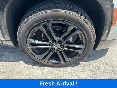 Used 2025 Buick Enclave Sport Touring w/ Power Package FWD image 20