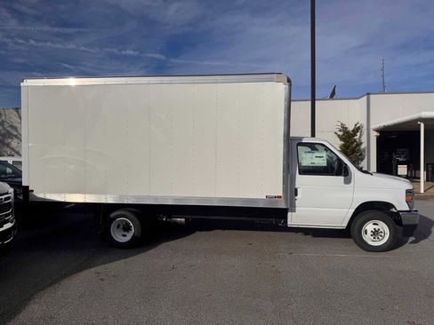 New 2026 Ford E-450 and Econoline 450 Super Duty w/ Power Equipment Group image 2