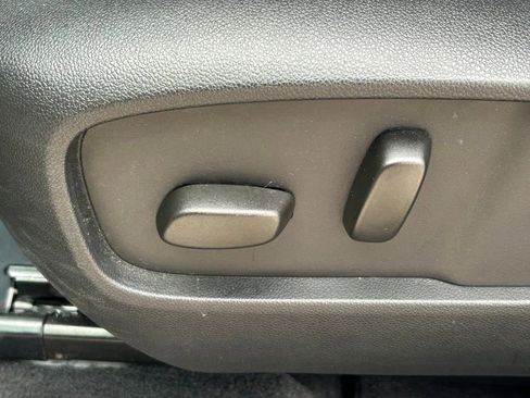 Used 2025 Chevrolet Equinox LT w/ Convenience Package II image 23