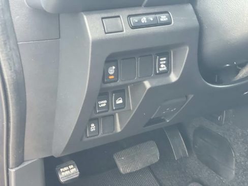 Used 2024 Nissan Frontier S w/ Technology Package AWD/4WD image 12