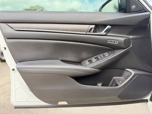 Used 2021 Honda Accord Touring image 9